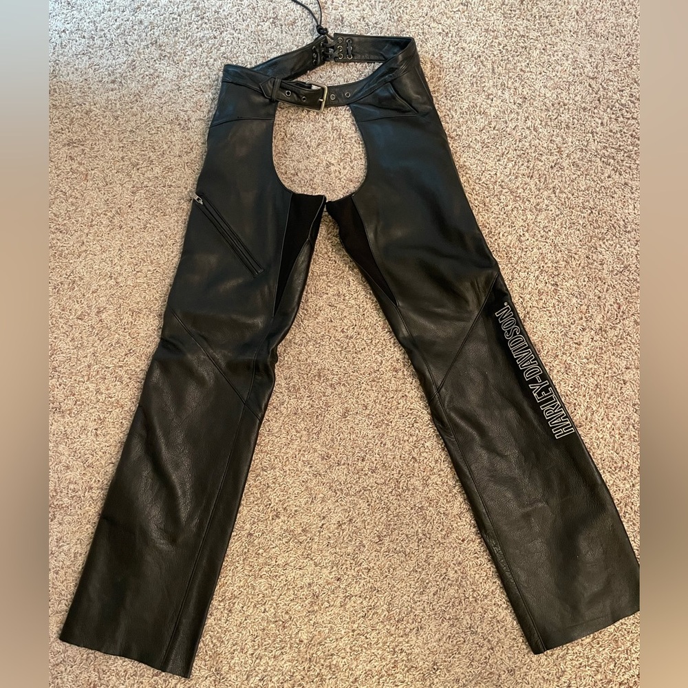 Harley-Davidson-Women's
Deluxe Leather Motorcycle Chap
Black 98097-06VV size S